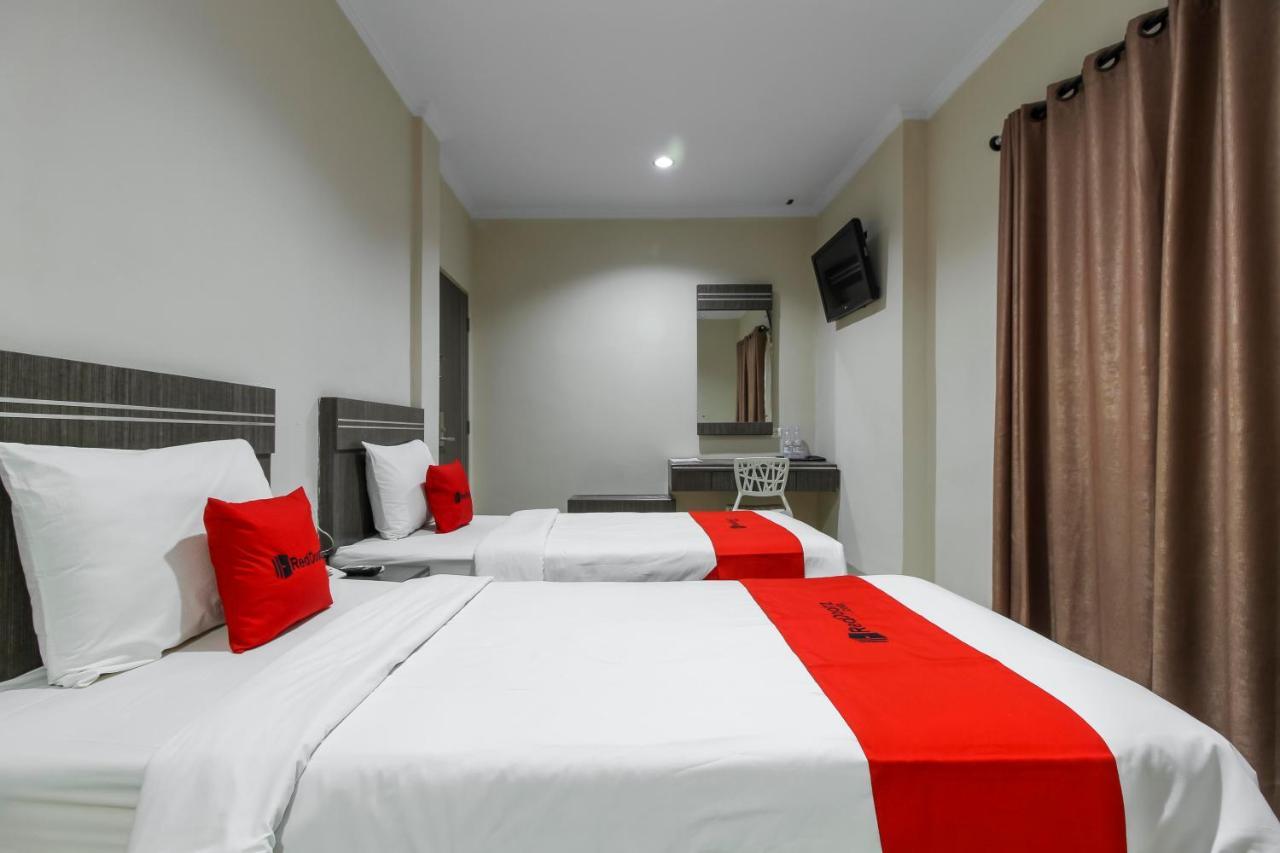 เรดดอร์ซ พลัส ชาเรียะห์ แอต จาลัน ศรีวิจายา เมดัน Hotel เมดาน ภายนอก รูปภาพ