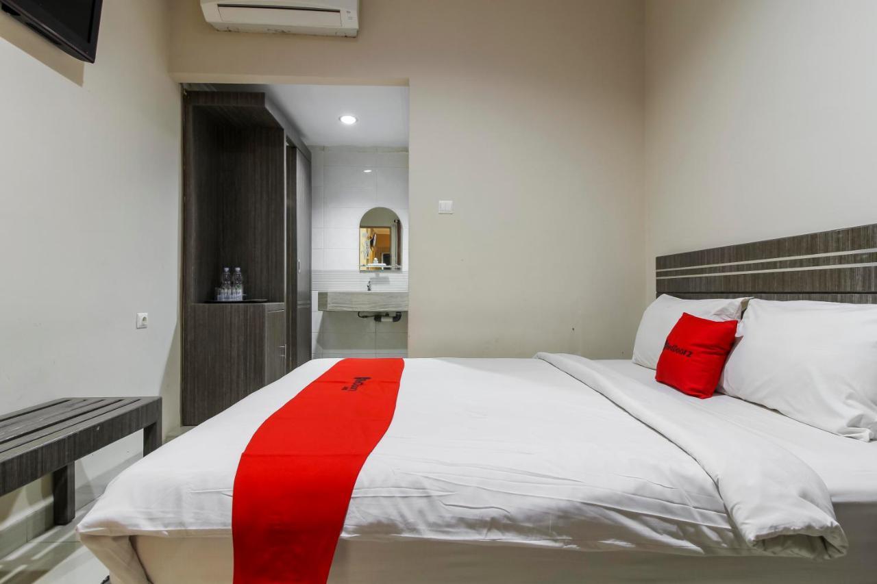 เรดดอร์ซ พลัส ชาเรียะห์ แอต จาลัน ศรีวิจายา เมดัน Hotel เมดาน ภายนอก รูปภาพ