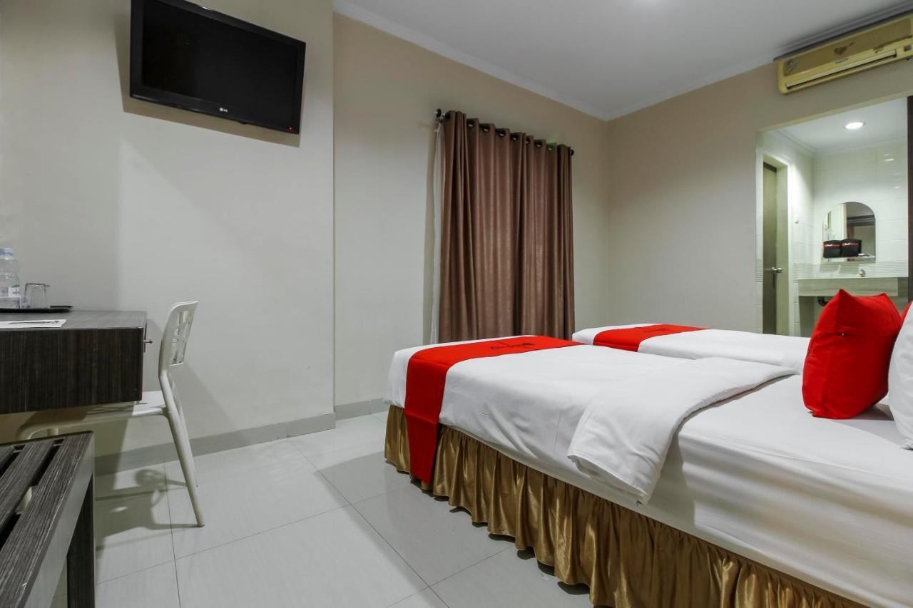 เรดดอร์ซ พลัส ชาเรียะห์ แอต จาลัน ศรีวิจายา เมดัน Hotel เมดาน ภายนอก รูปภาพ