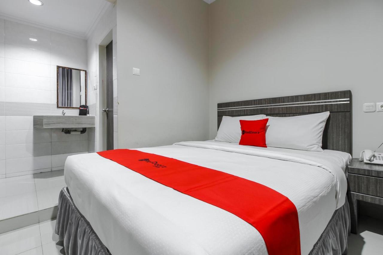 เรดดอร์ซ พลัส ชาเรียะห์ แอต จาลัน ศรีวิจายา เมดัน Hotel เมดาน ภายนอก รูปภาพ