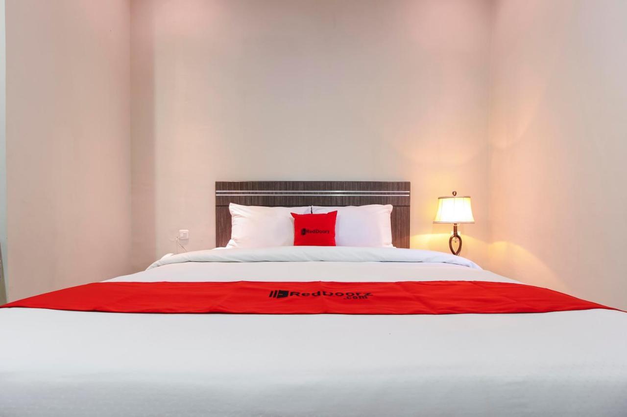 เรดดอร์ซ พลัส ชาเรียะห์ แอต จาลัน ศรีวิจายา เมดัน Hotel เมดาน ภายนอก รูปภาพ