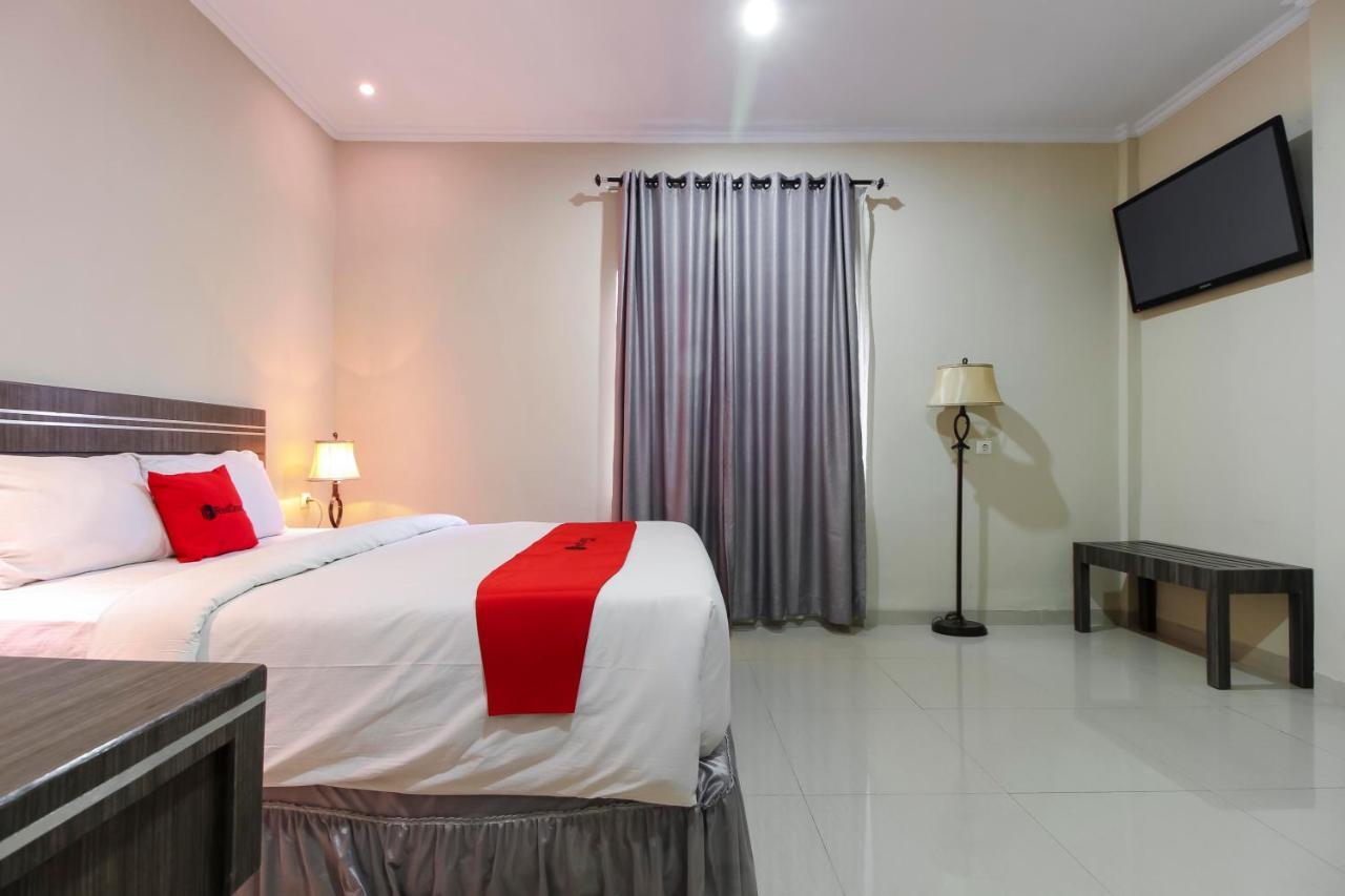 เรดดอร์ซ พลัส ชาเรียะห์ แอต จาลัน ศรีวิจายา เมดัน Hotel เมดาน ภายนอก รูปภาพ