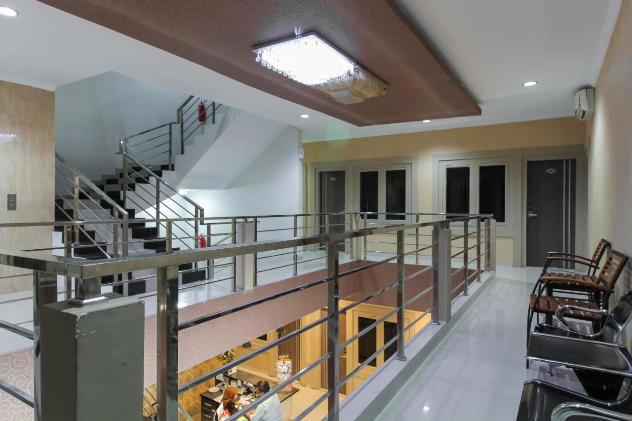 เรดดอร์ซ พลัส ชาเรียะห์ แอต จาลัน ศรีวิจายา เมดัน Hotel เมดาน ภายนอก รูปภาพ