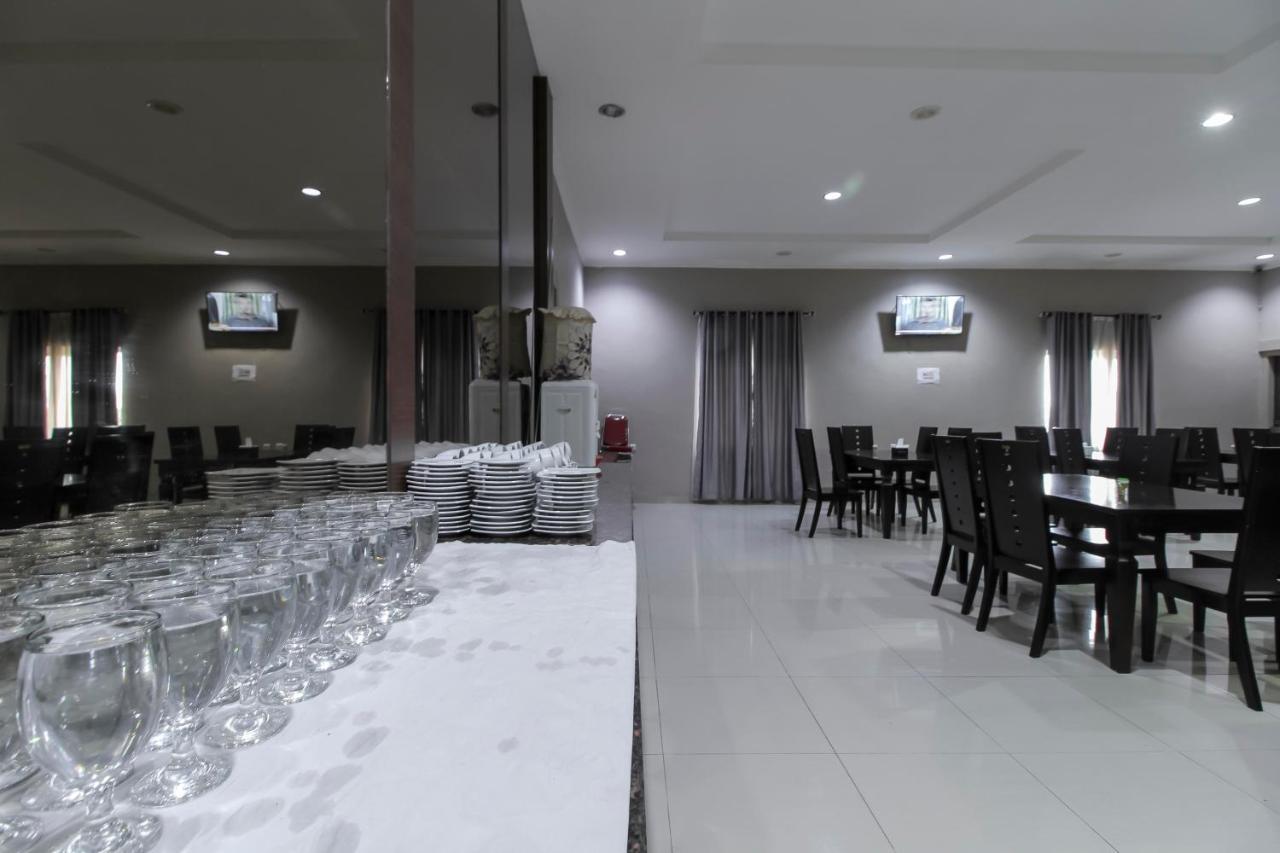 เรดดอร์ซ พลัส ชาเรียะห์ แอต จาลัน ศรีวิจายา เมดัน Hotel เมดาน ภายนอก รูปภาพ