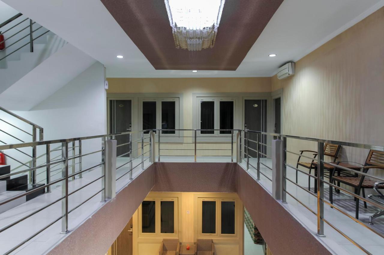 เรดดอร์ซ พลัส ชาเรียะห์ แอต จาลัน ศรีวิจายา เมดัน Hotel เมดาน ภายนอก รูปภาพ