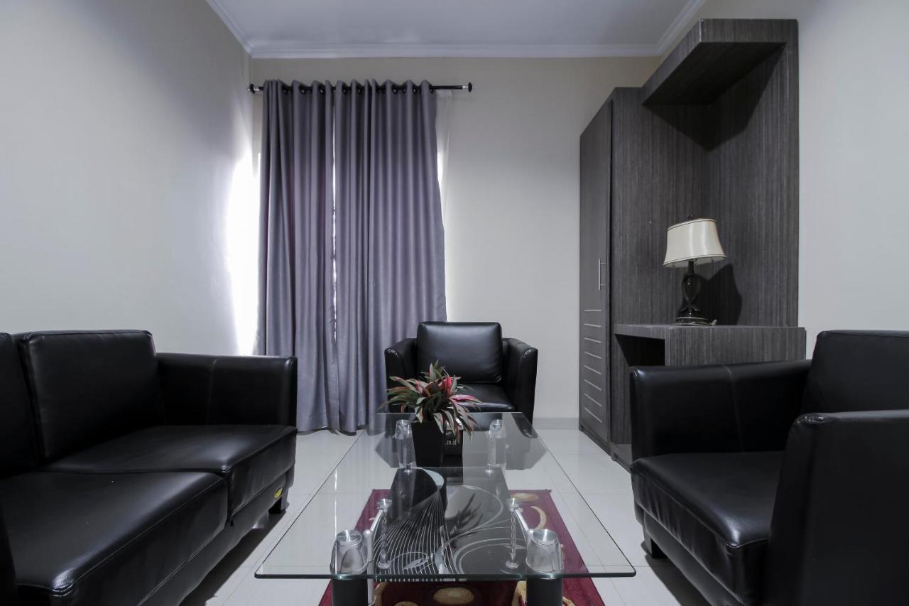 เรดดอร์ซ พลัส ชาเรียะห์ แอต จาลัน ศรีวิจายา เมดัน Hotel เมดาน ภายนอก รูปภาพ